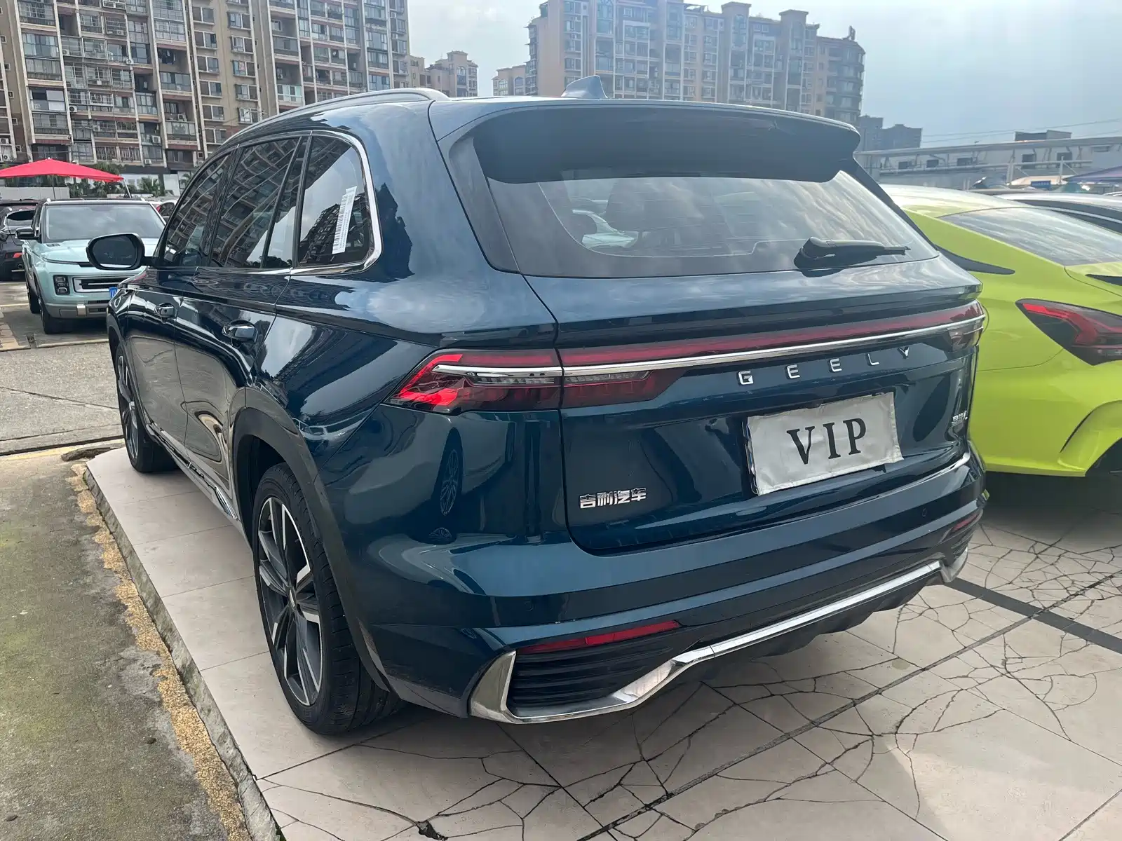 Фото 6 - Geely Monjaro