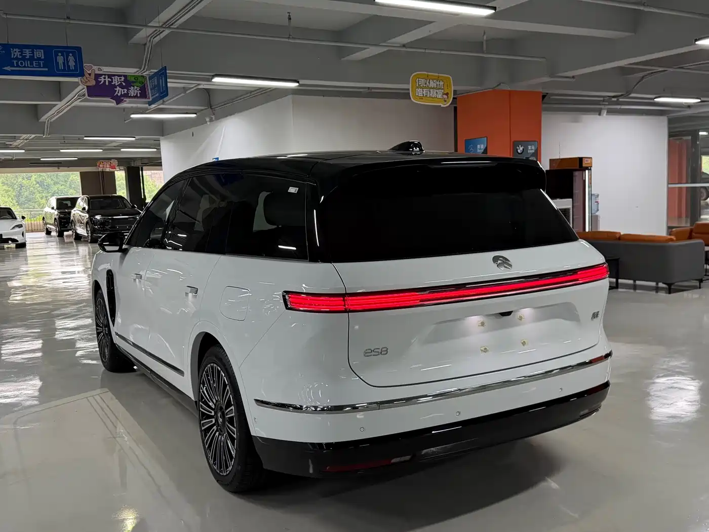 NIO ES8 2026 2025 Model 6-Seat Executive Luxury Edition