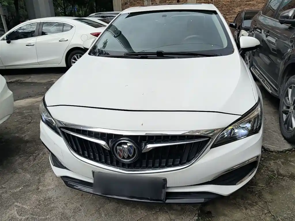 Buick Verano 2018 Sedan 20T Dual Clutch Leading фото 3