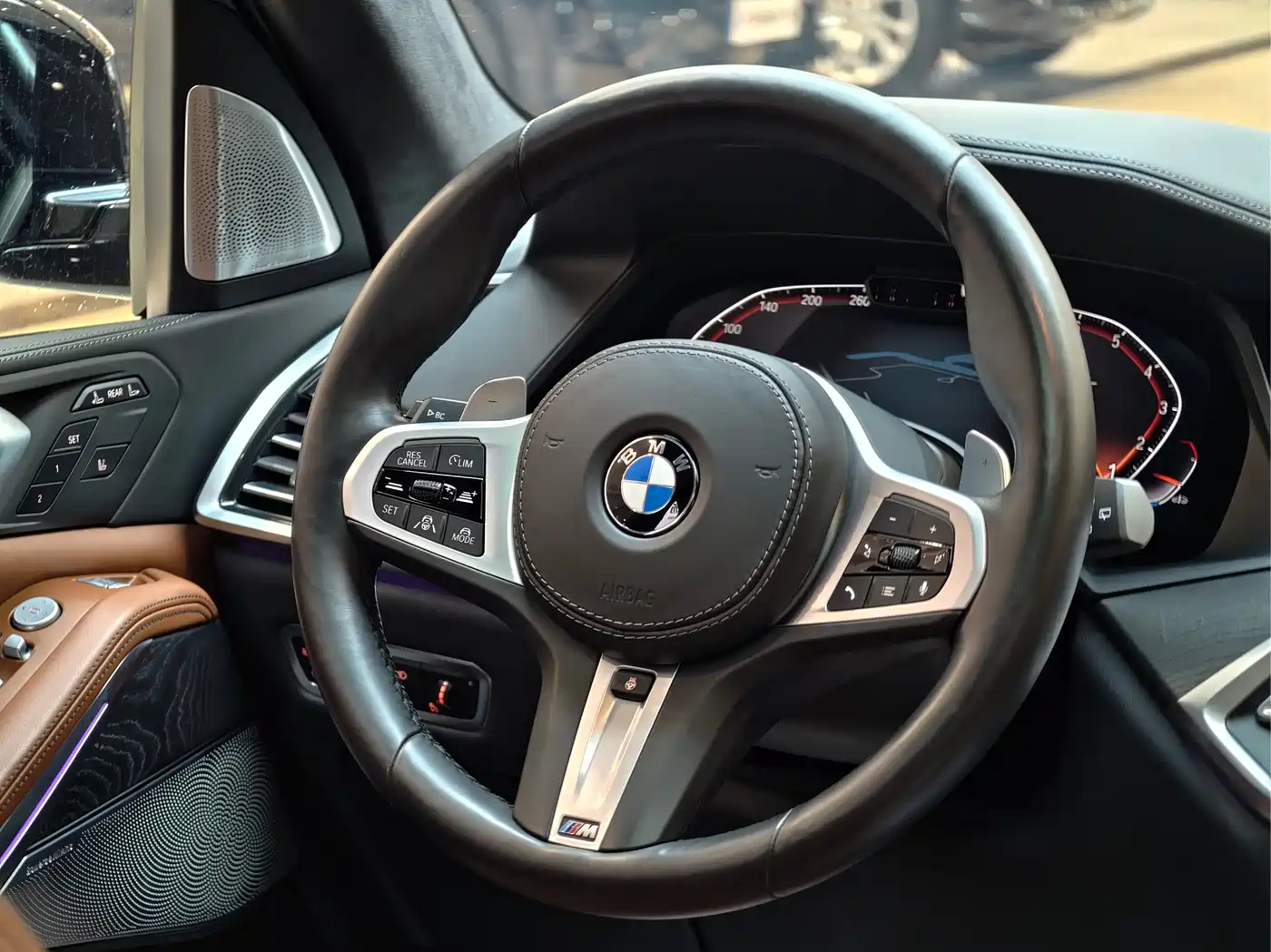 BMW X7 2019 xDrive40i Executive M Sport Package фото 24