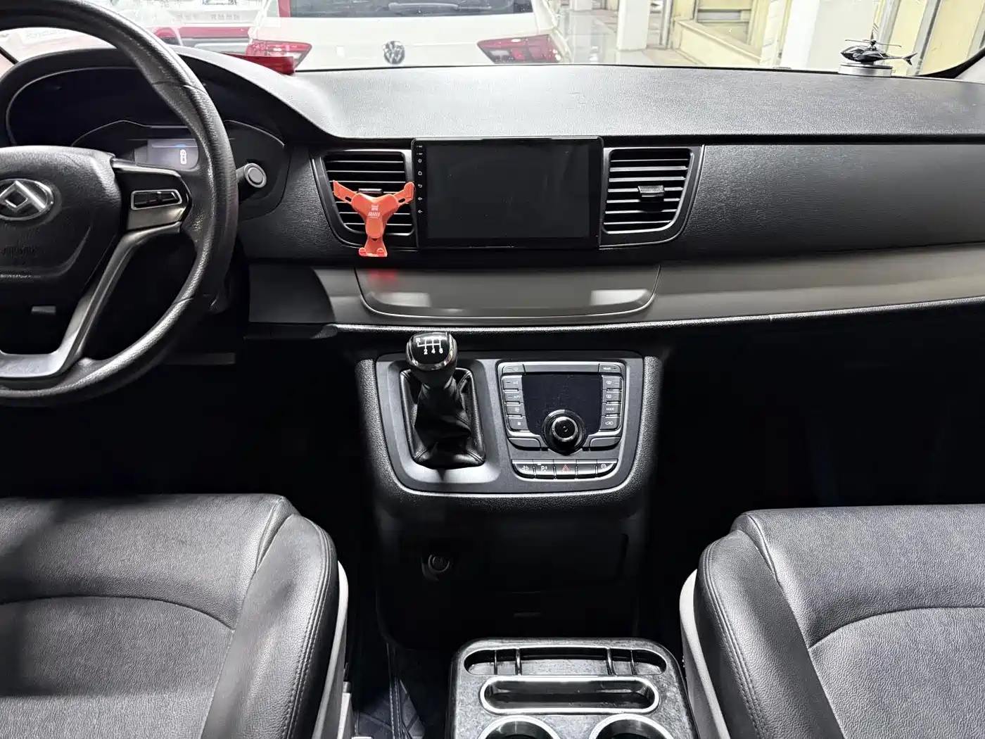 SAIC Maxus Maxus G10 2021 2.0T Manual Smart Edition Diesel 7-Seater фото 13