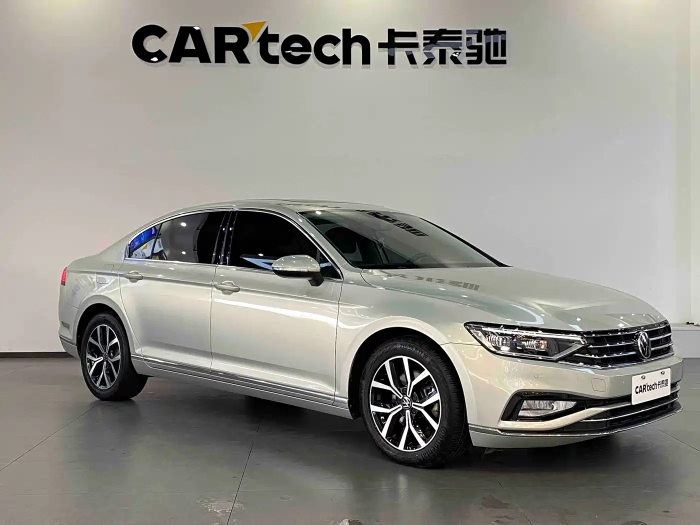 Volkswagen Magotan 2020 330TSI DSG Leading фото 23