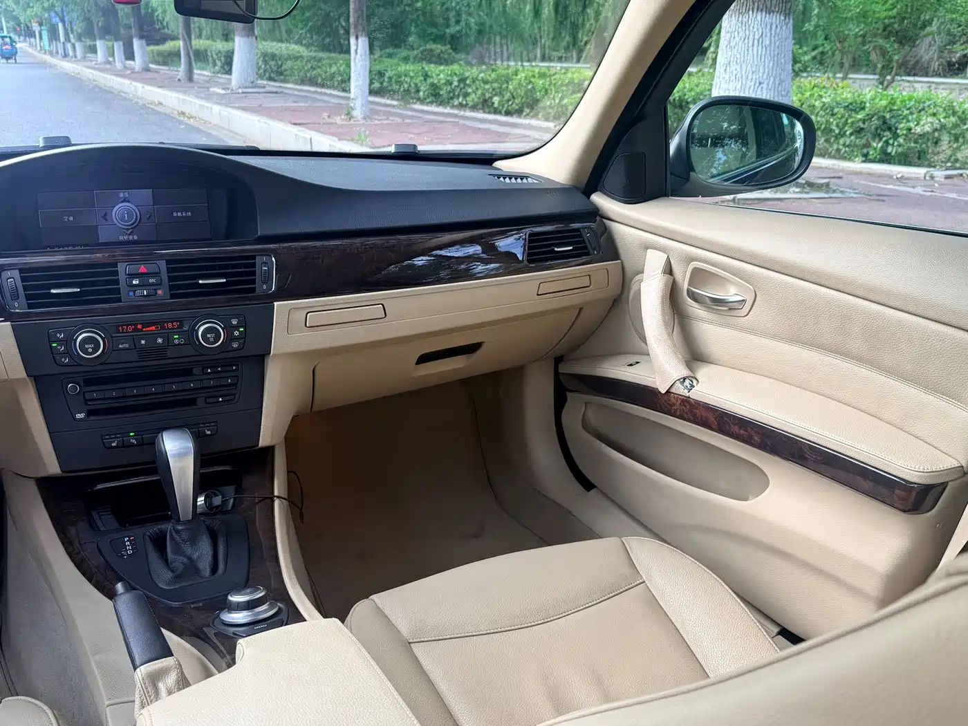 BMW 3 Series 2008 Model 325i Leading фото 14