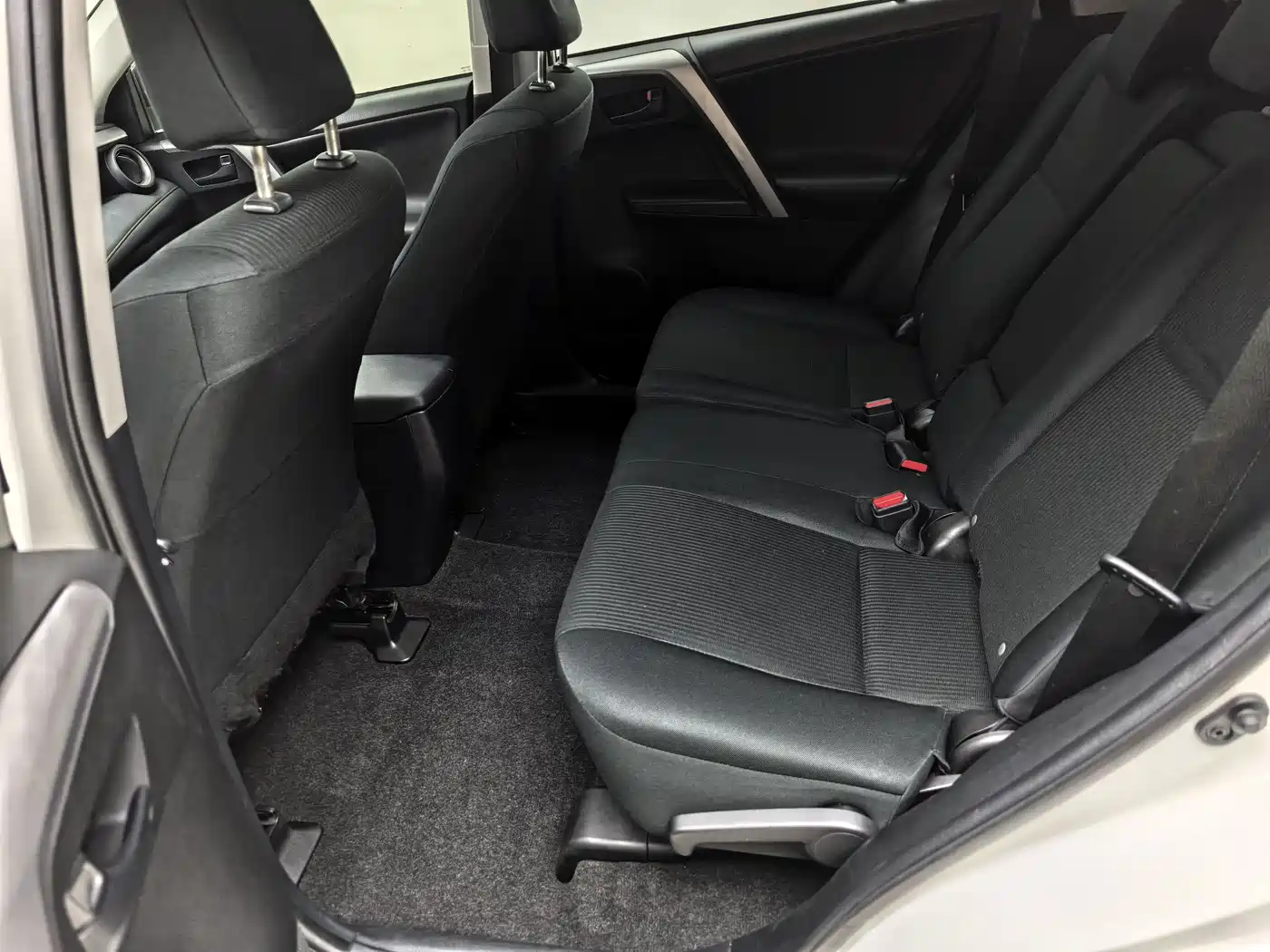 Toyota RAV4 Rongfang 2016 2.0L CVT 2WD Comfort (China V) фото 9