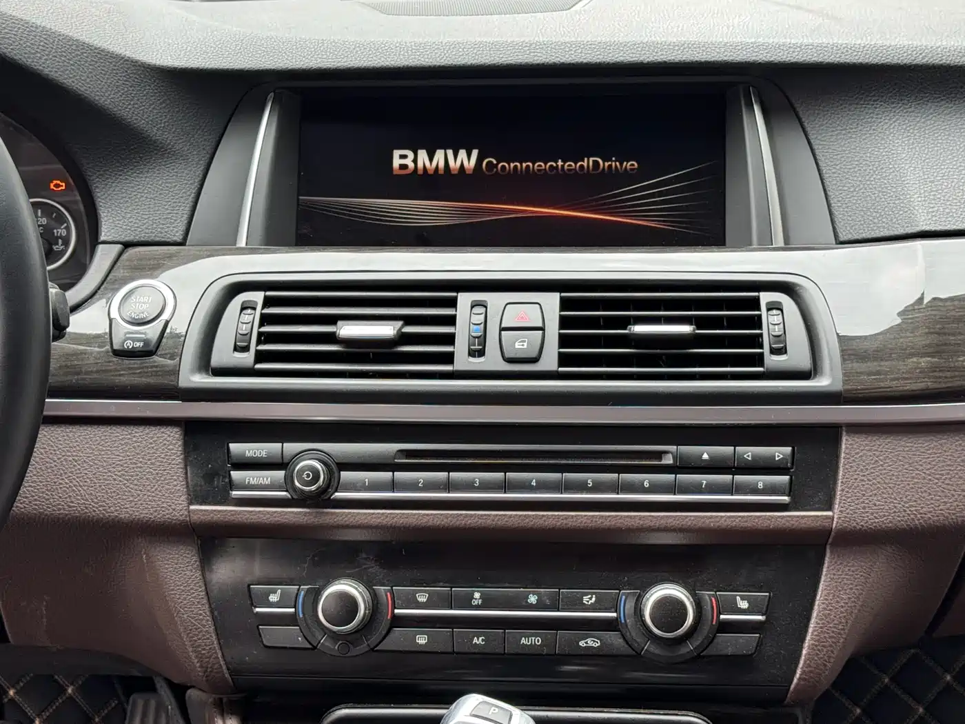 BMW 5 Series 2014 525Li Luxury Design Package фото 11