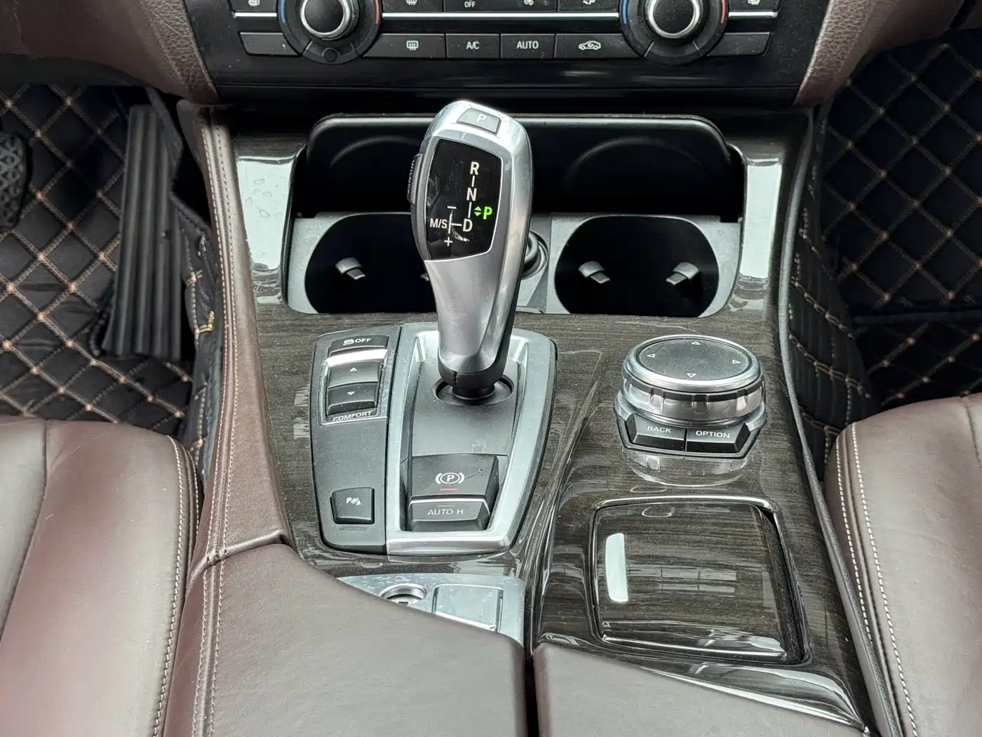 BMW 5 Series 2014 525Li Luxury Design Package фото 12