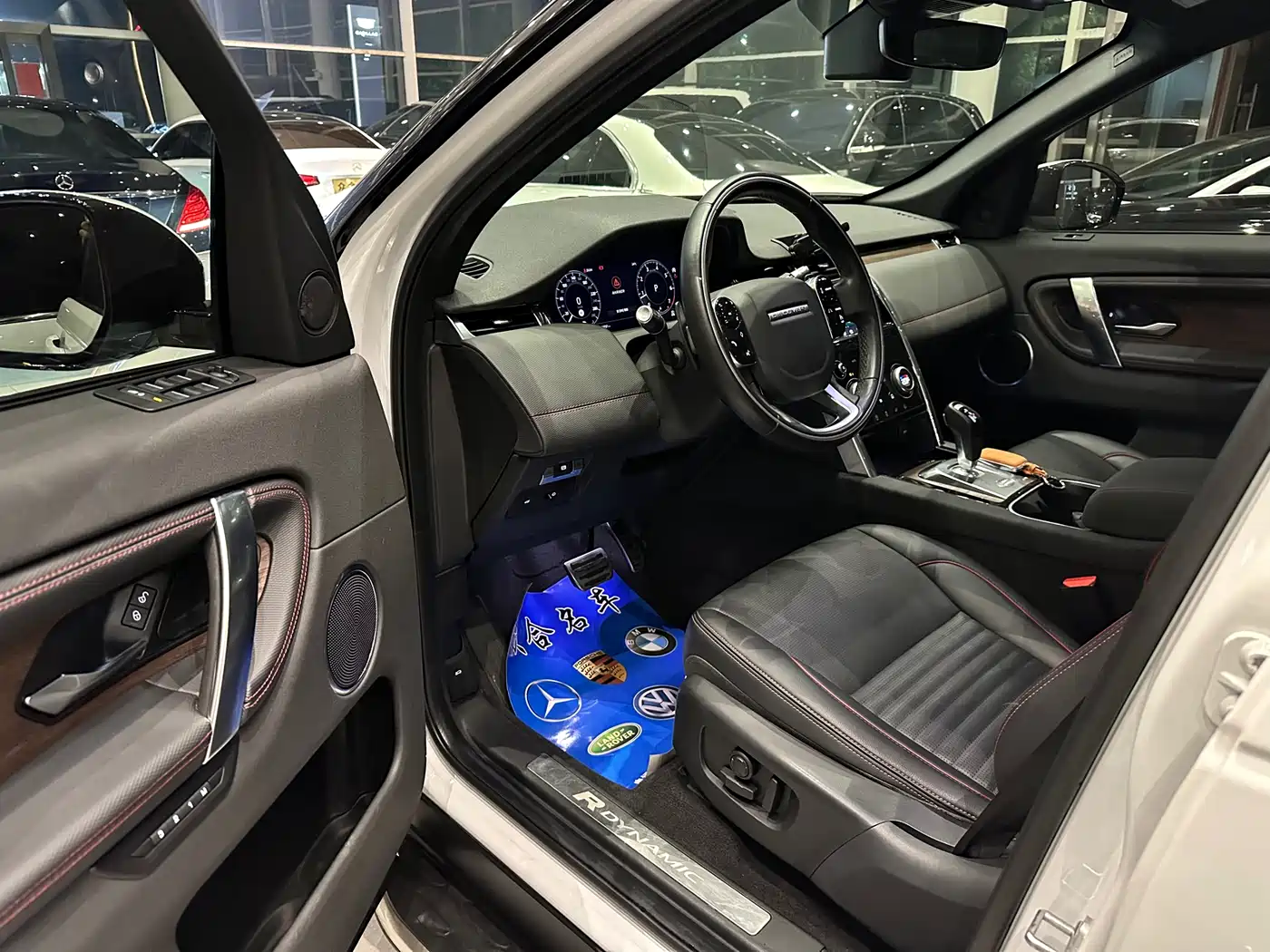 Land Rover Discovery Sport 2020 249PS R-Dynamic Performance Tech 7-seater фото 7