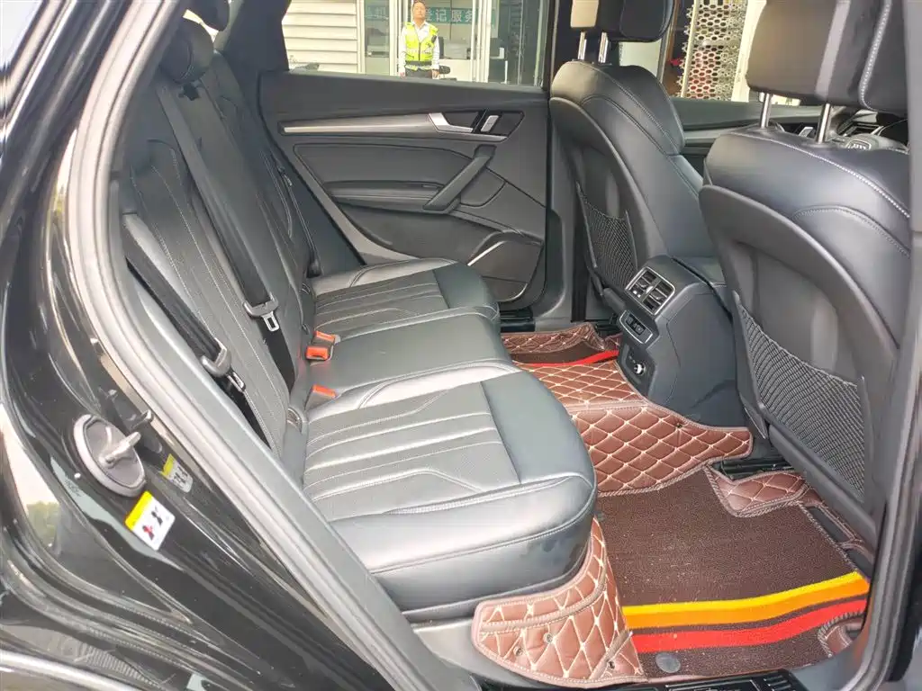 Audi Q5L 2024 Model 40 TFSI Luxury Dynamic фото 7