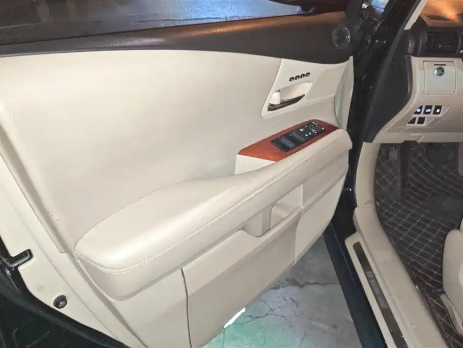 Lexus RX Classic 2009 Model 350 Luxury Edition фото 7