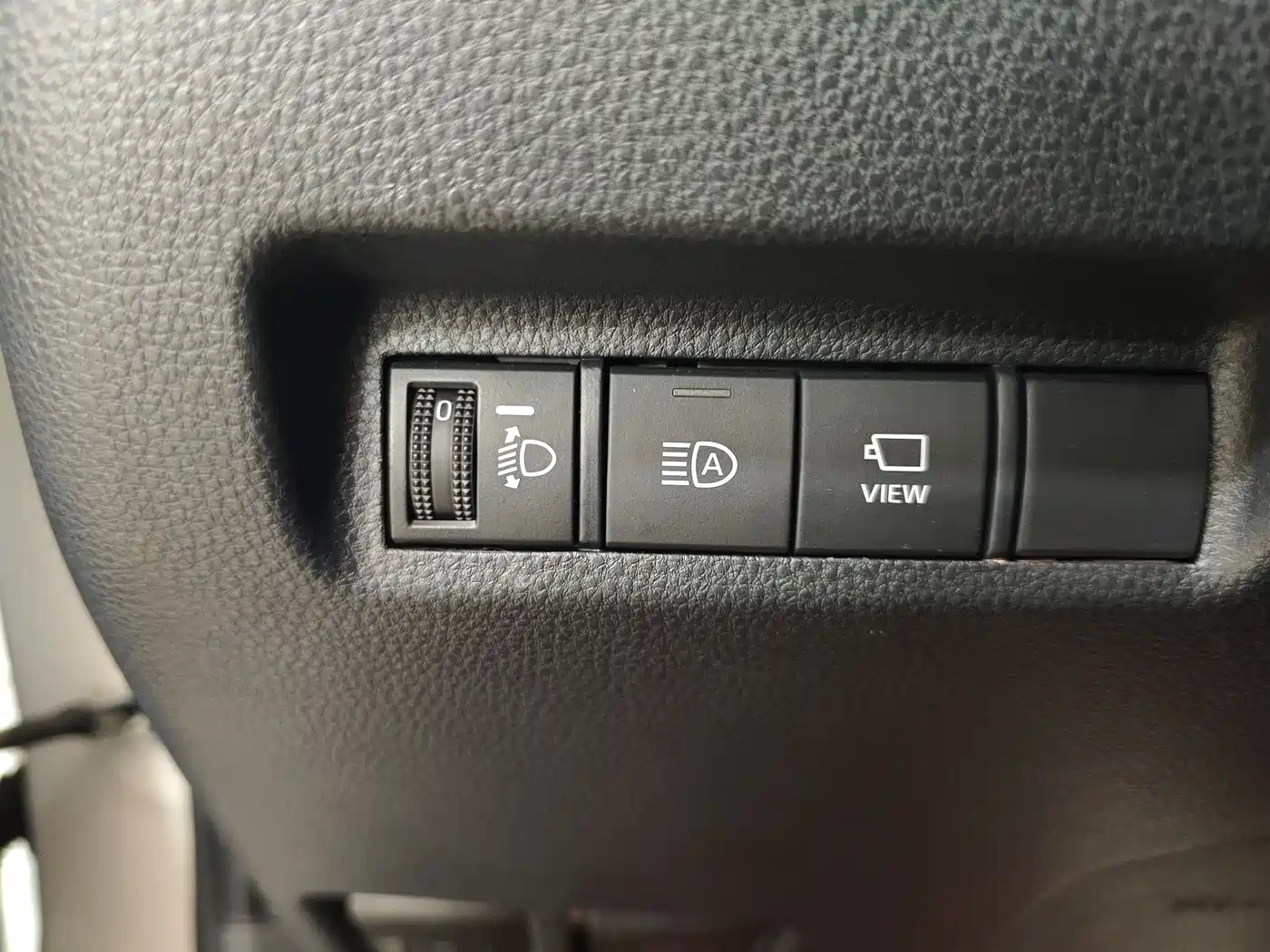 Toyota RAV4 Rongfang 2022 2.0L CVT 2WD Trend Edition фото 13