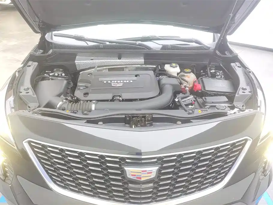 CADILLAC XT4