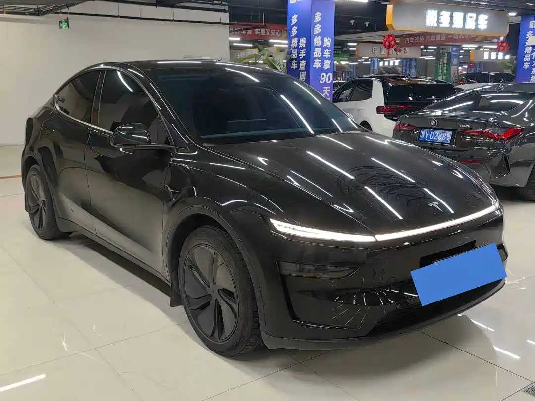Фото 3 - Tesla Model Y