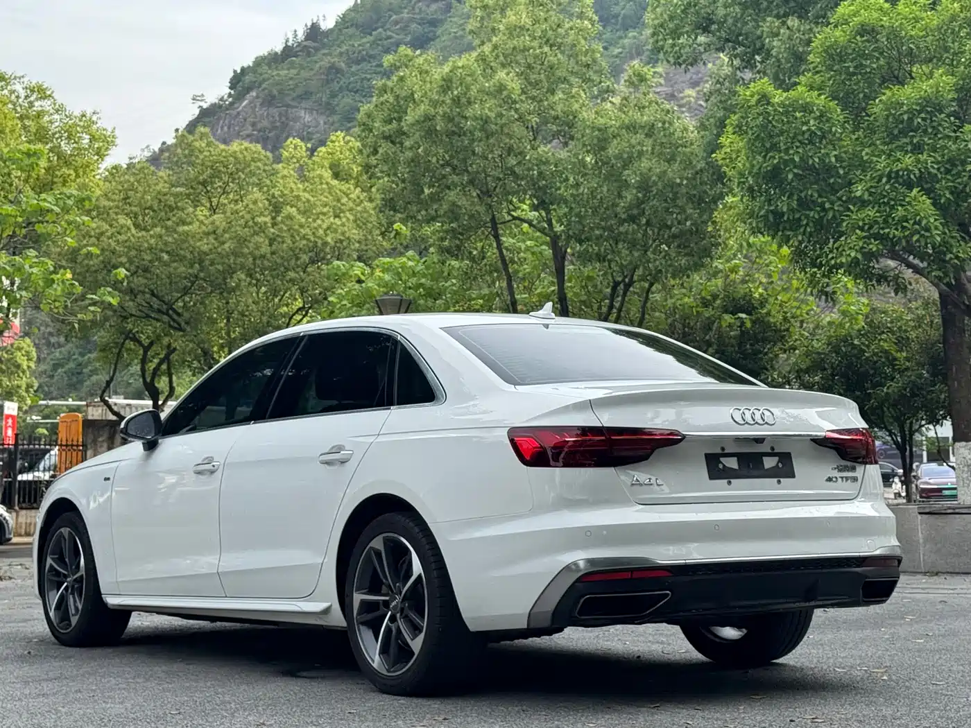 Audi A4L 2020 40 TFSI Fashion Dynamic Edition фото 4