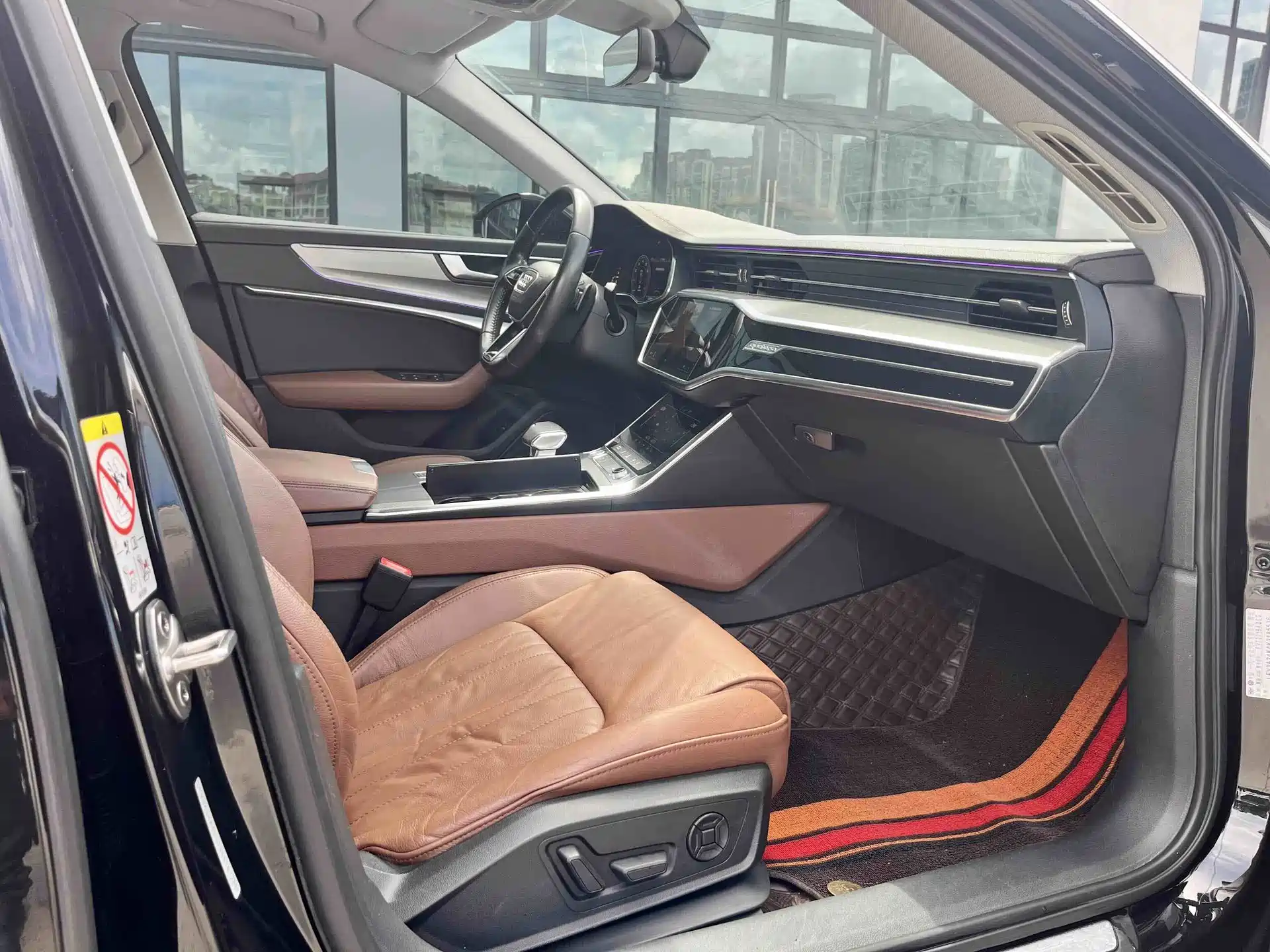 Фото 8 - Audi A6L