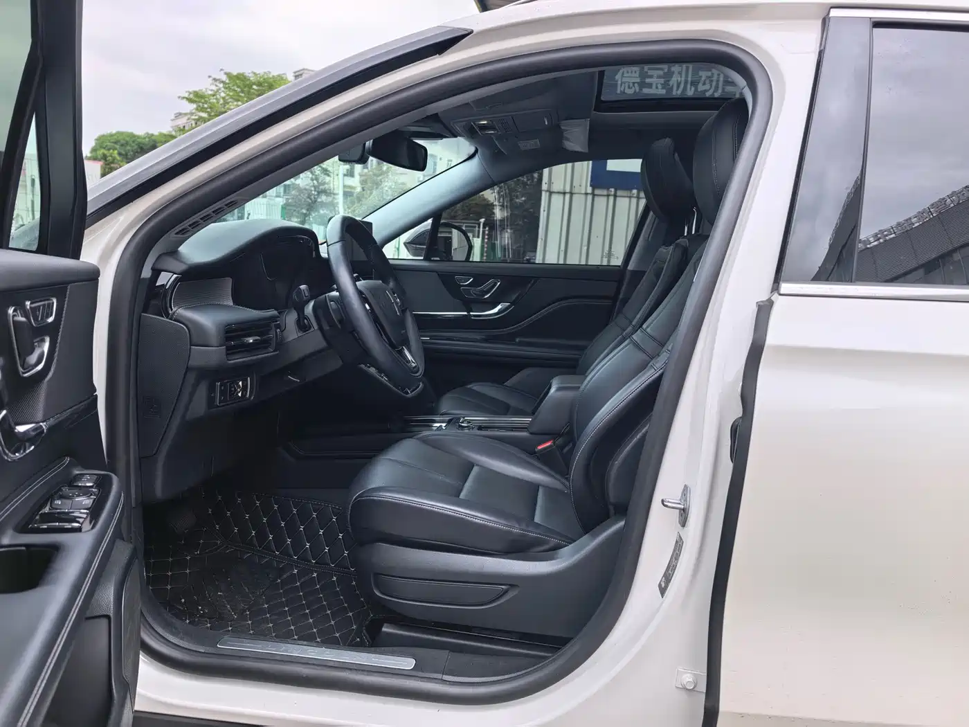 LINCOLN ADVENTURER