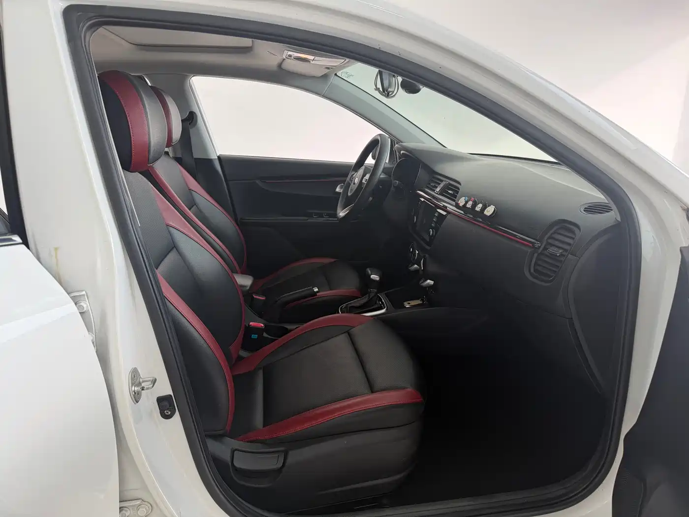 Kia KX CROSS 2017 1.4L AT GLS фото 10