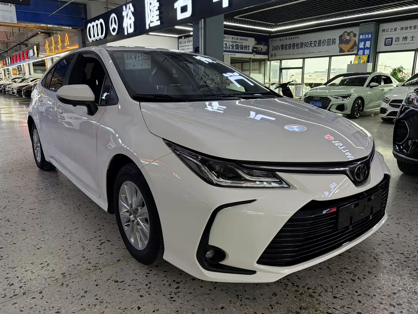 Toyota Corolla 2021 TNGA 1.5L CVT Elite Edition фото 3