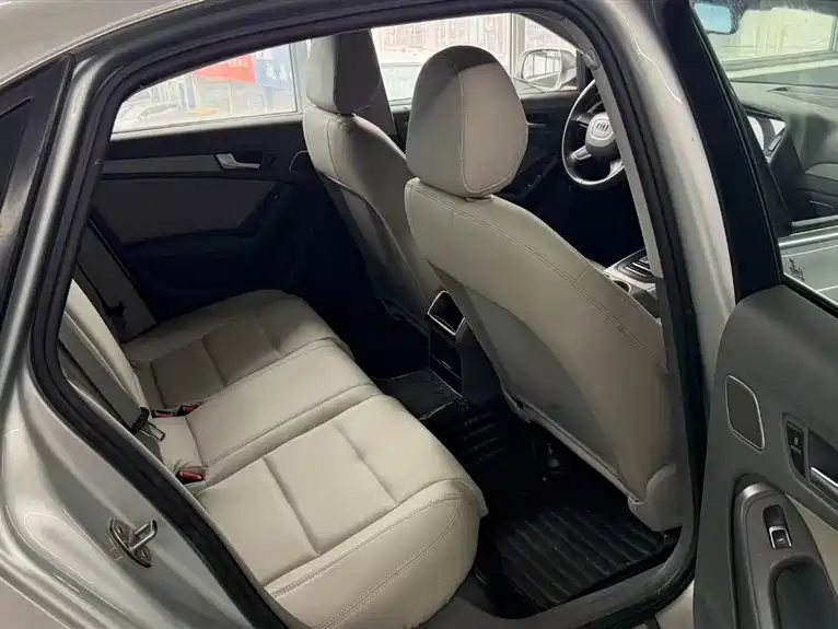 Audi A4L 2013 30 TFSI Automatic Comfort фото 8