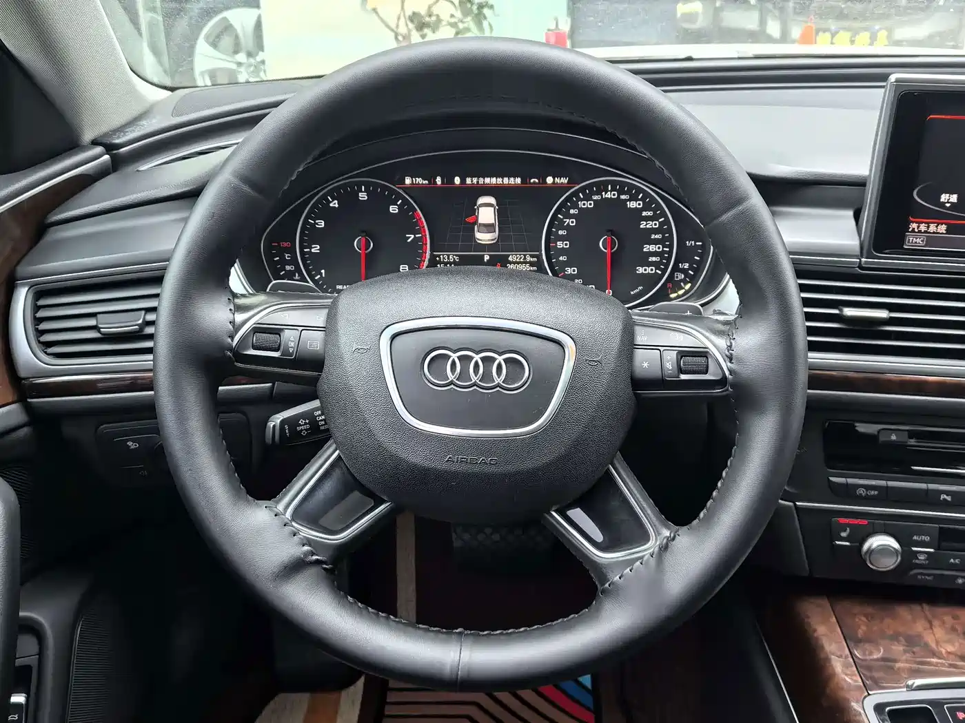 Фото 12 - Audi A6L