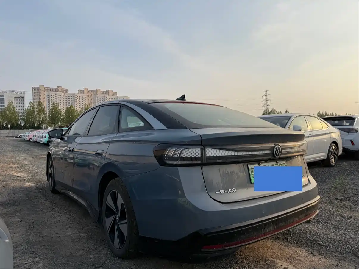 VOLKSWAGEN ID.7 VIZZION