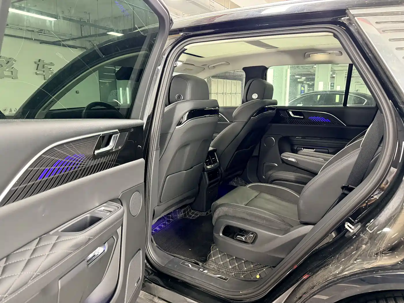 Hongqi E-HS9 2023 2022 690km Qi Xiang Edition (6-seater)