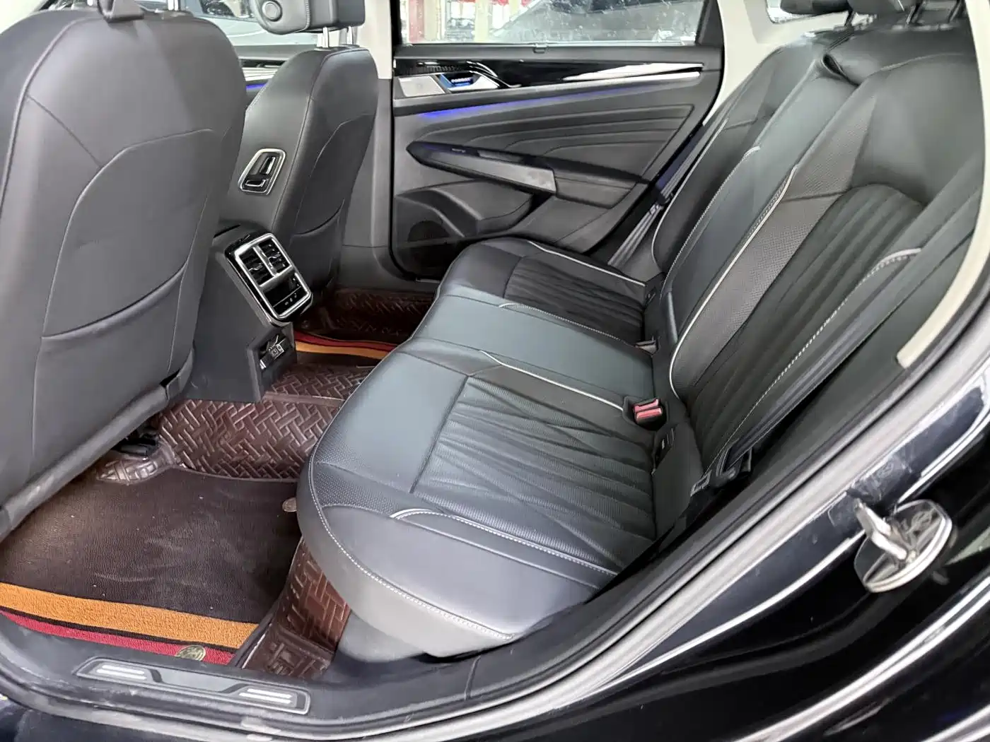 Volkswagen Passat 2023 330TSI Elite Edition фото 12