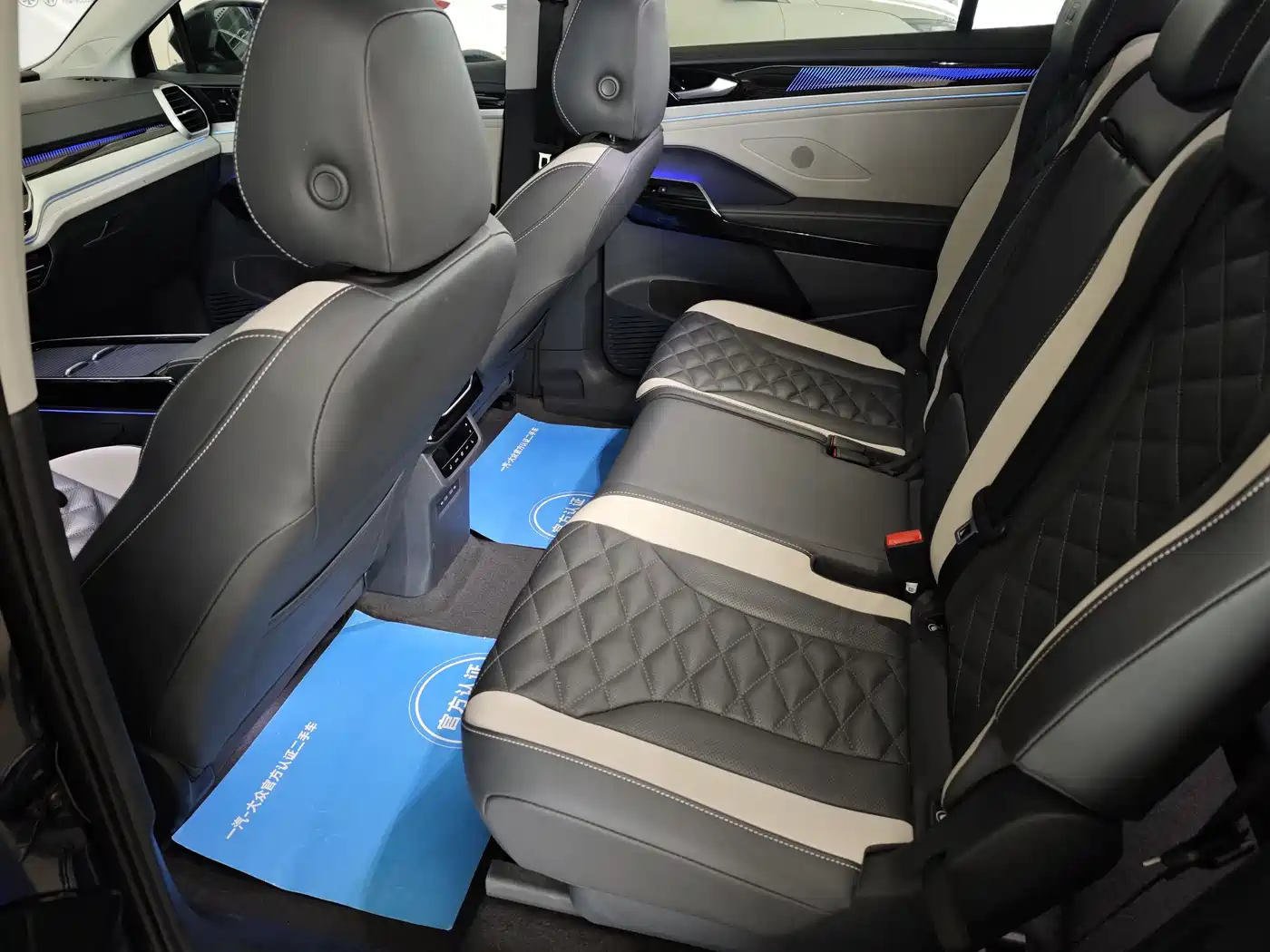 VOLKSWAGEN ID.6 CROZZ