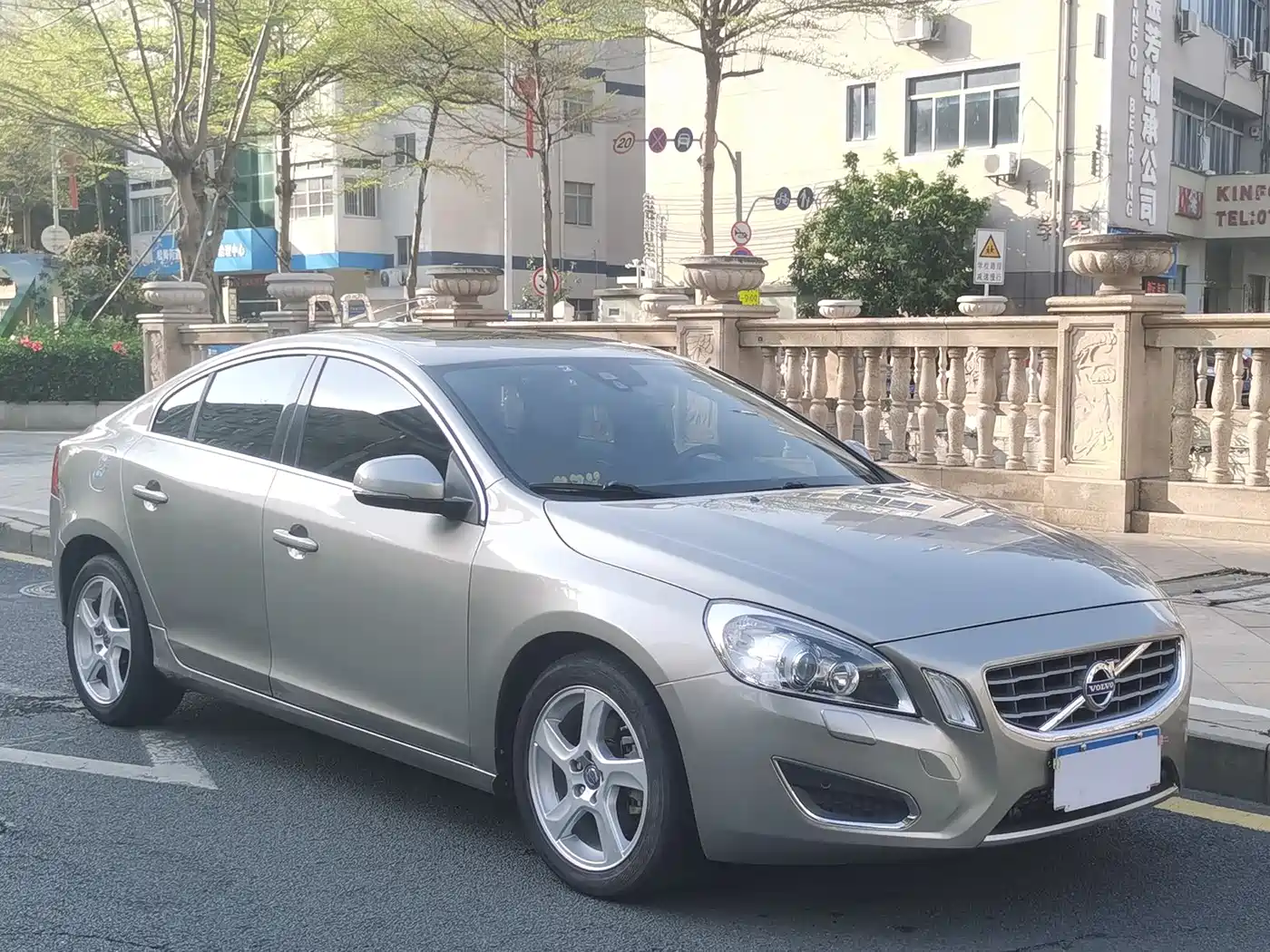 Volvo S60 (Import) 2013 2013 Model T5 Comfort Edition