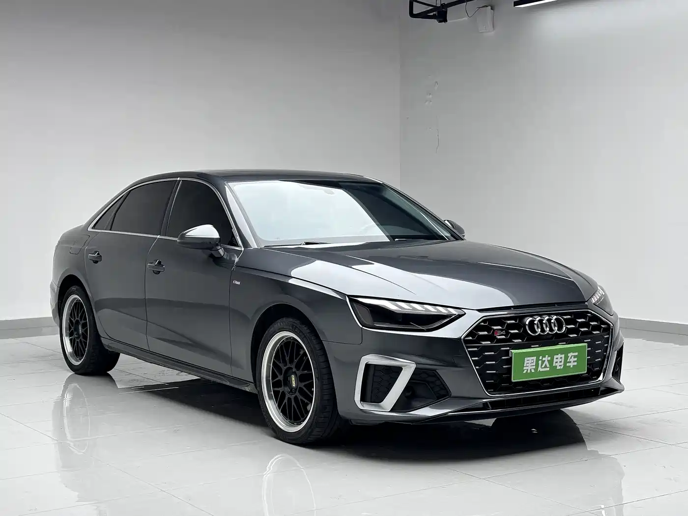 Audi A4L 2021 40 TFSI Premium Life Edition фото 3