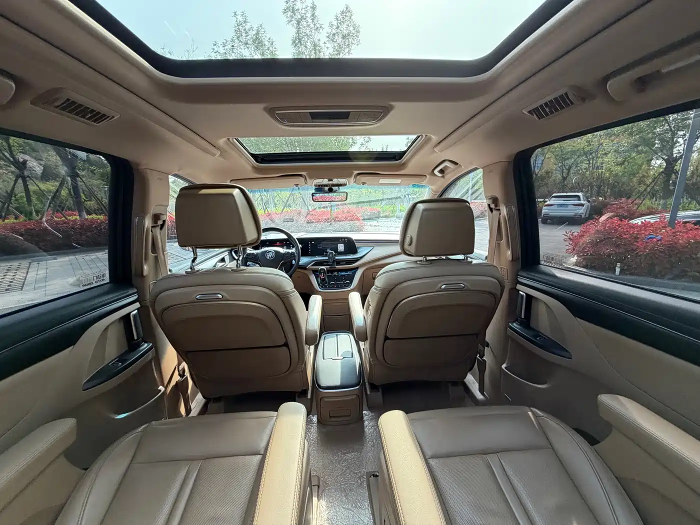 Buick GL8 2021 ES Landlord 653T Flagship фото 23