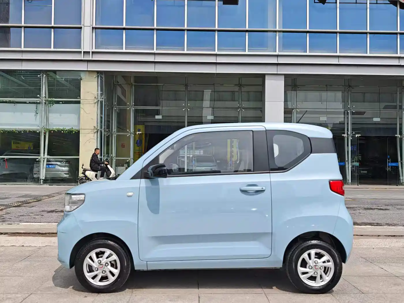 WULING AUTOMOBILE HONGGUANG MINIEV