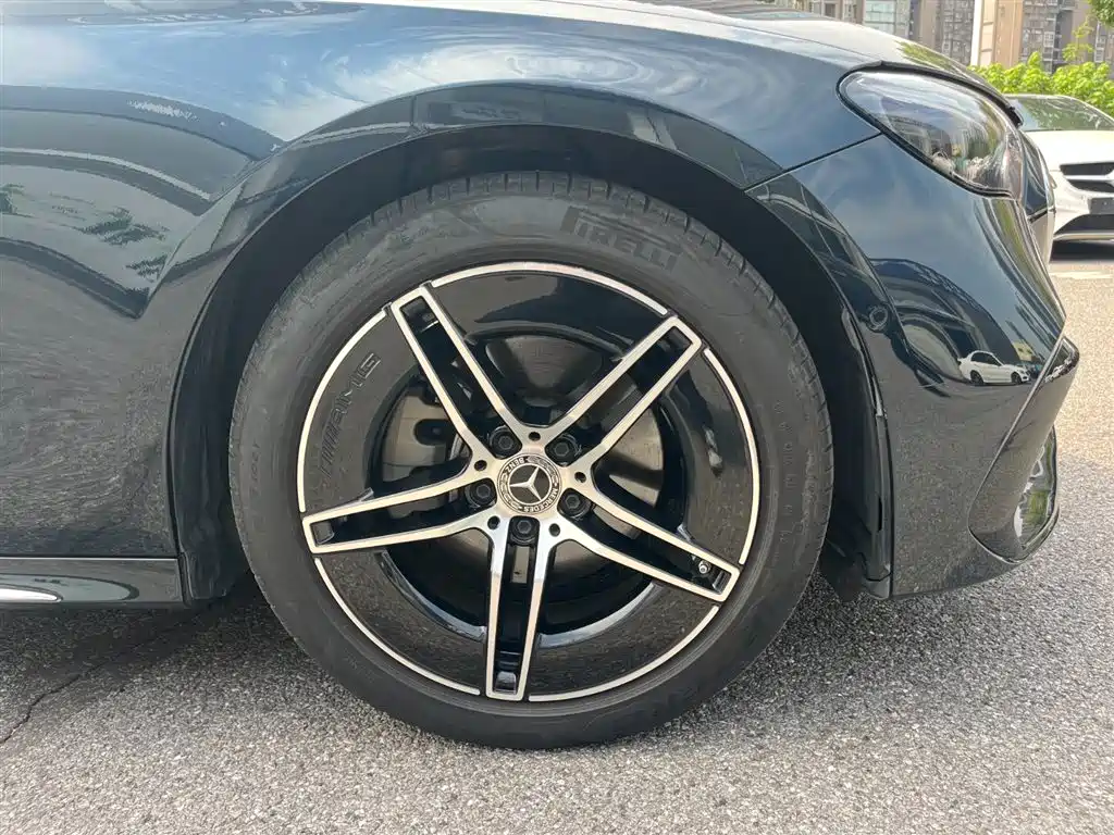 Фото 6 - Mercedes-Benz E-Class
