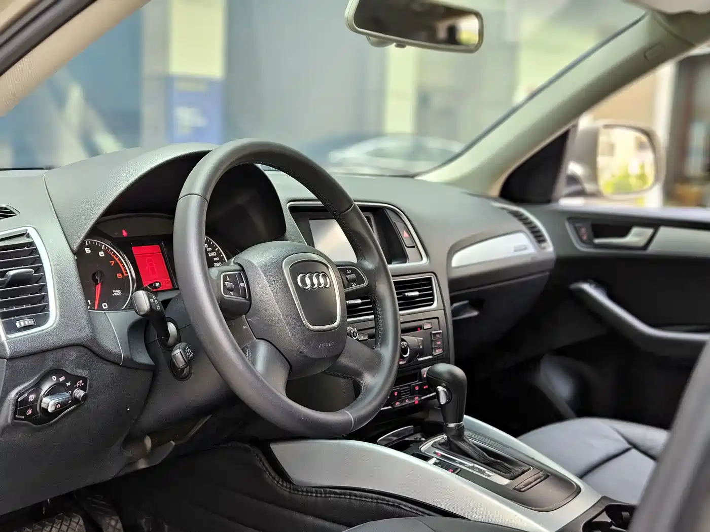 Audi Q5 2012 2.0TFSI Technology фото 11