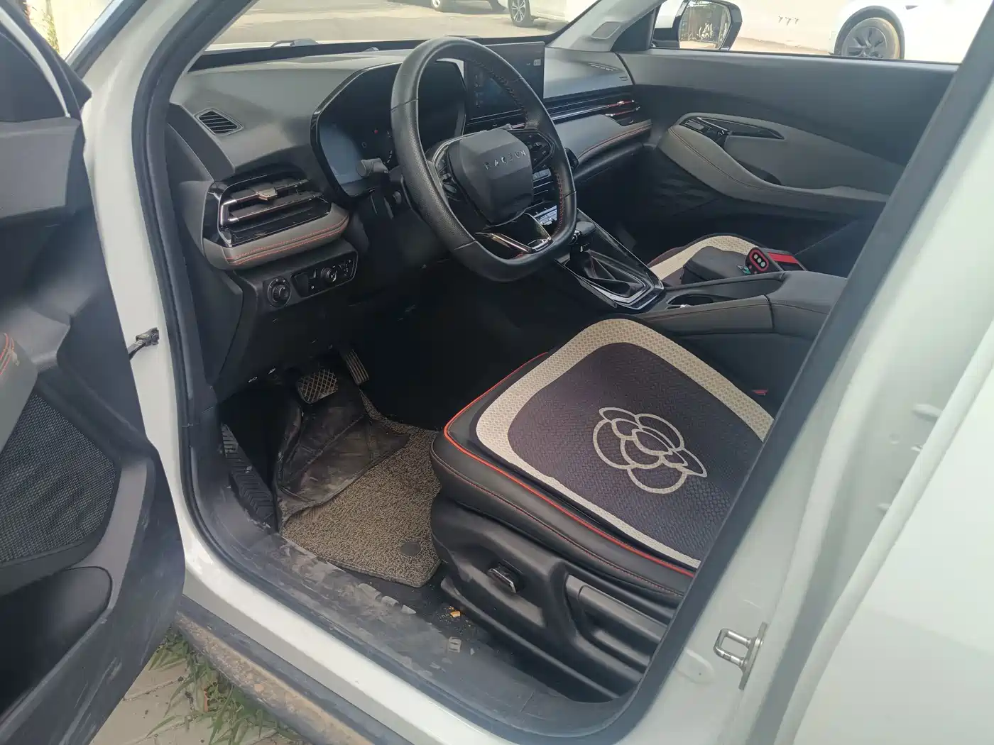 Baojun RS-3 2021 2020 1.5L CVT Smart Luxury