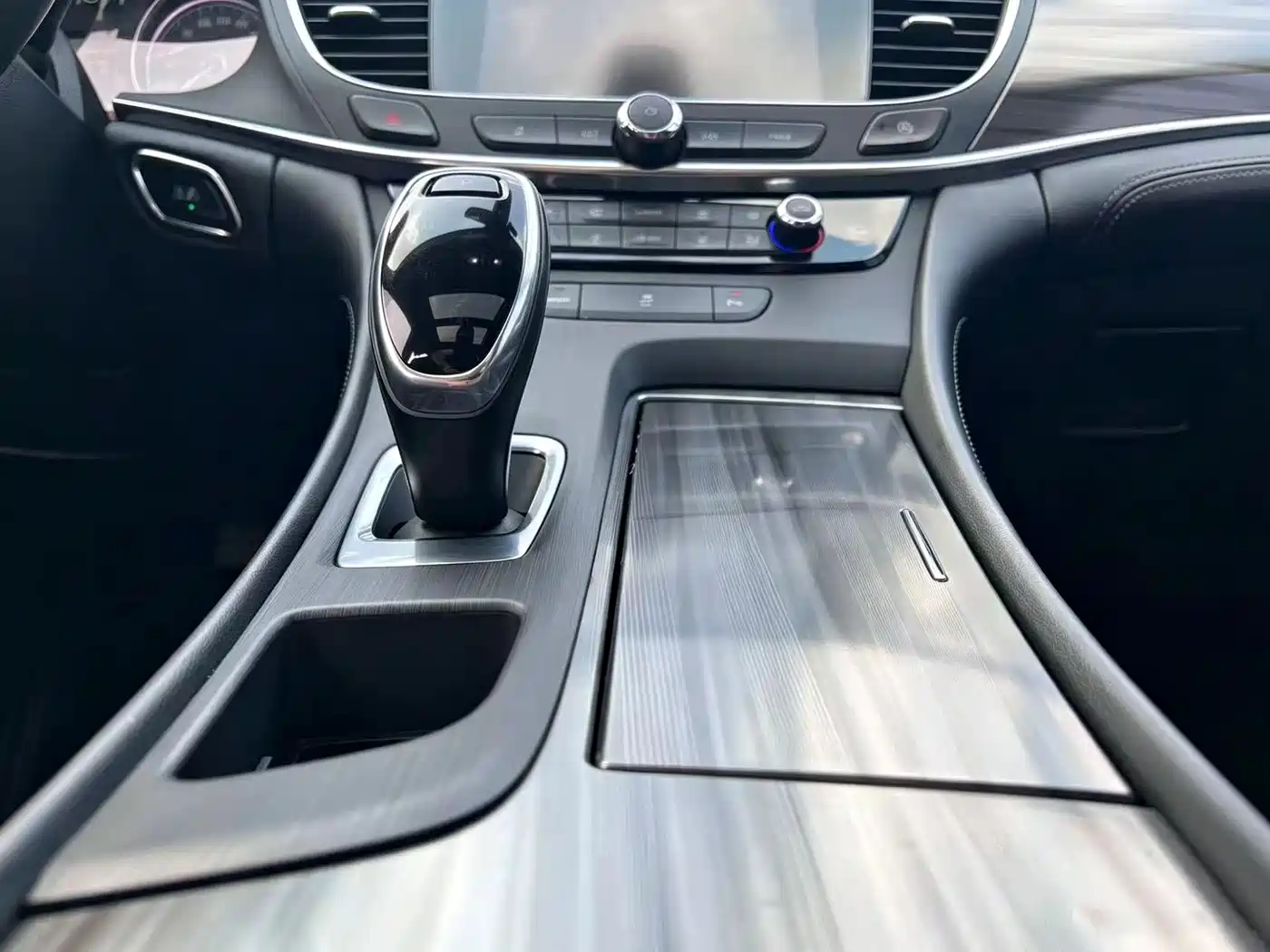 Buick LaCrosse 2018 Model 20T Luxury Edition фото 14