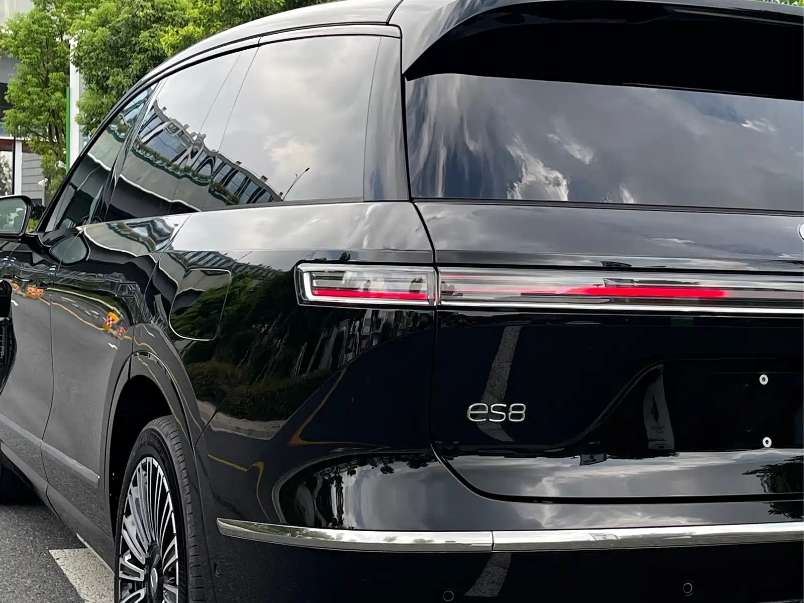 Фото 6 - NIO ES8