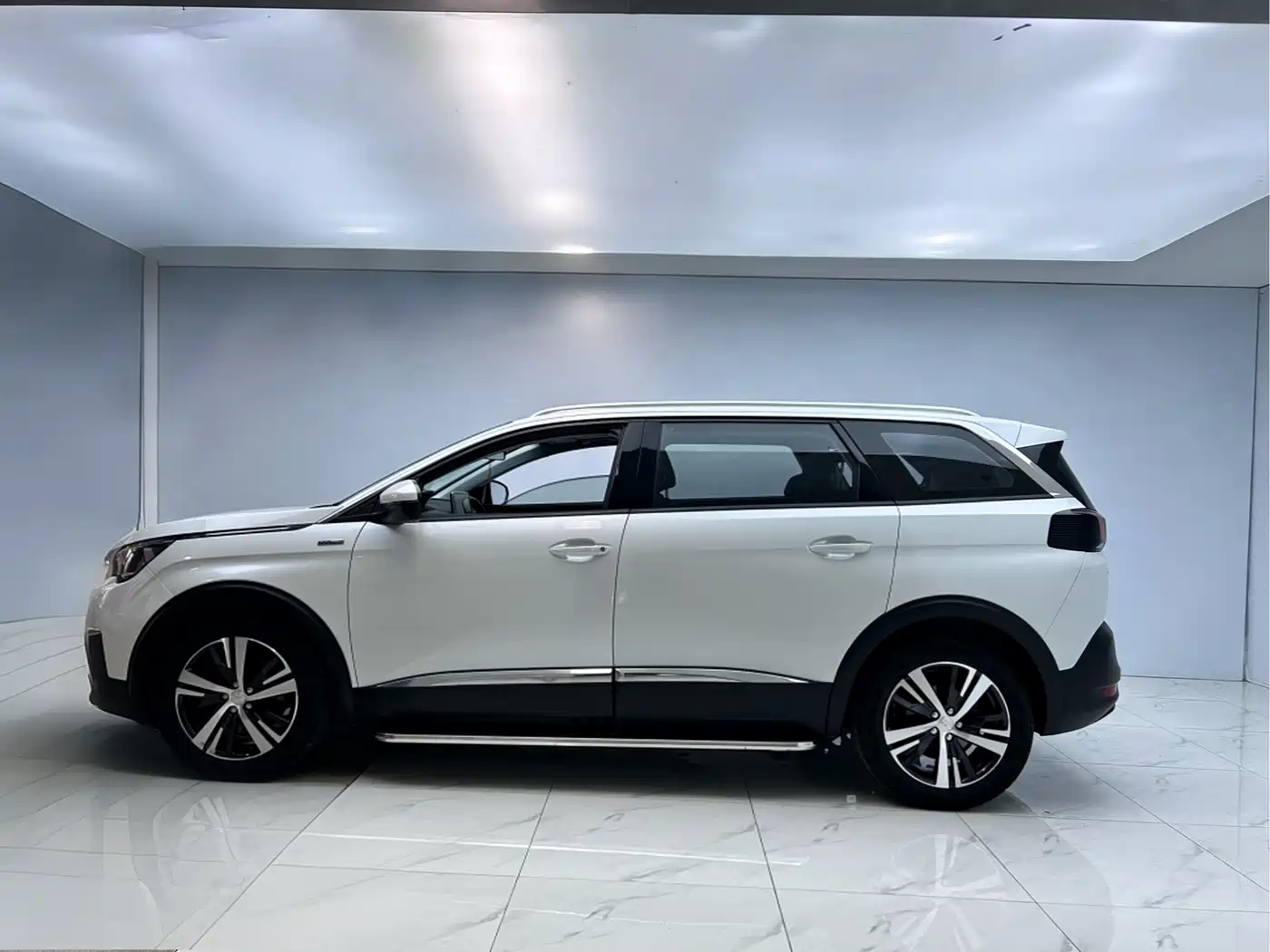 Peugeot 5008 2017 380THP 7-seat Elite Edition фото 4