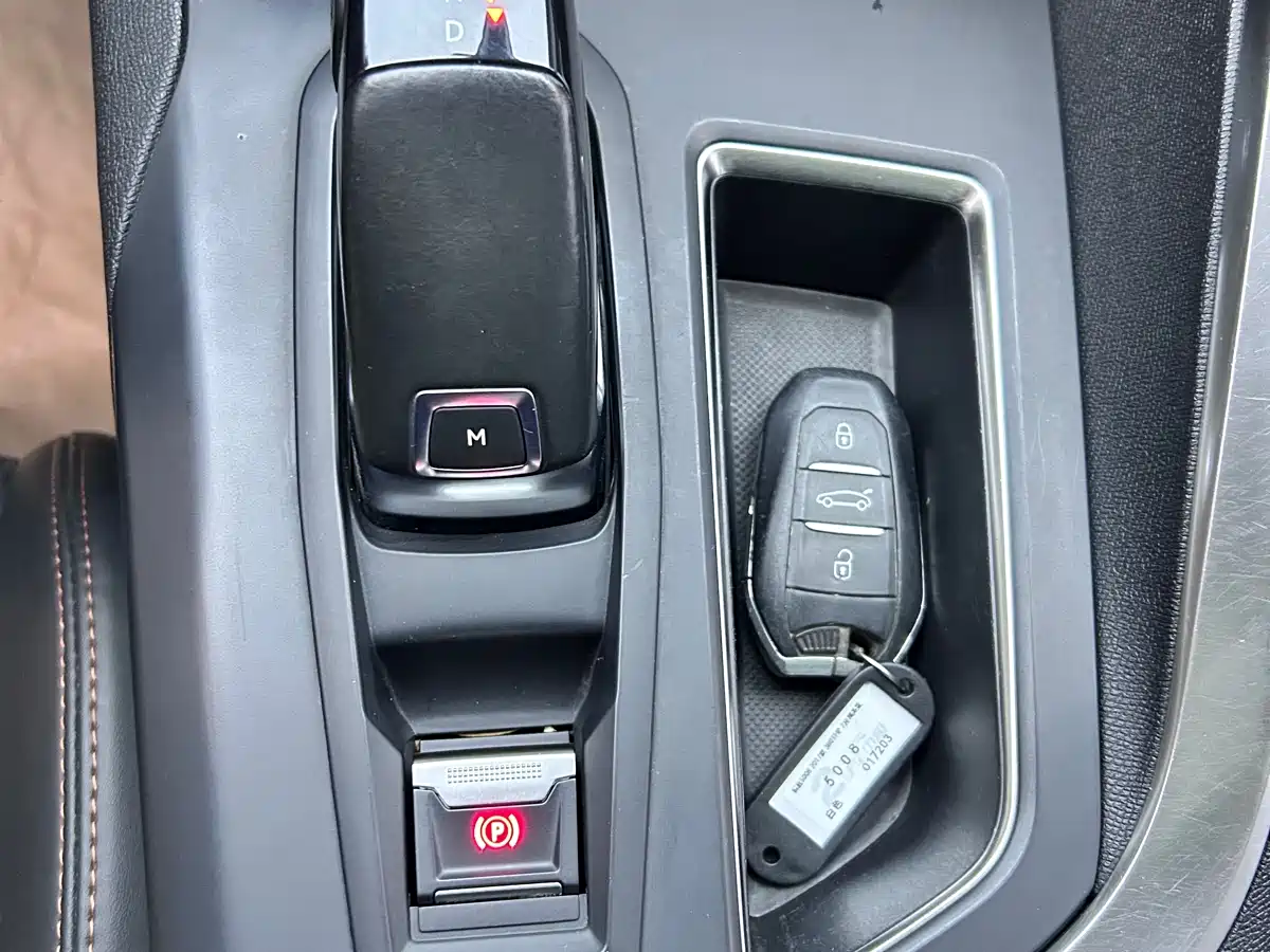 Peugeot 5008 2017 380THP 7-seat Elite Edition фото 18