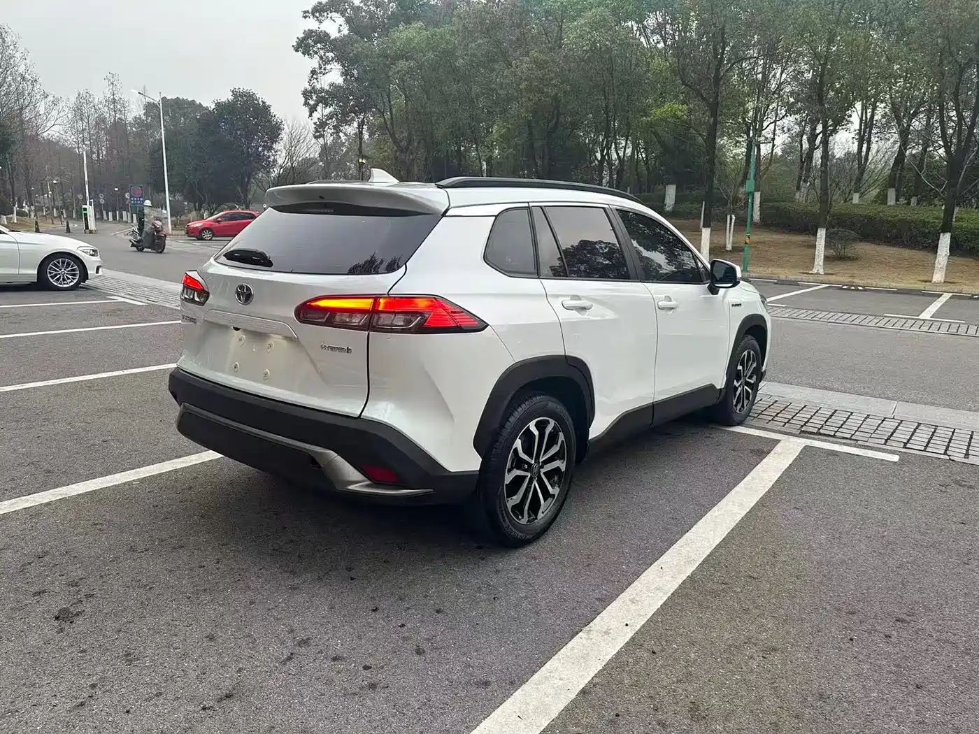 Toyota Frontlander 2023 2.0L Smart Hybrid Dual Engine Prestige Edition фото 4