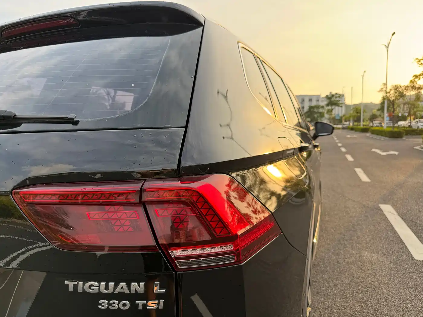 صورة 9 - Volkswagen Tiguan L