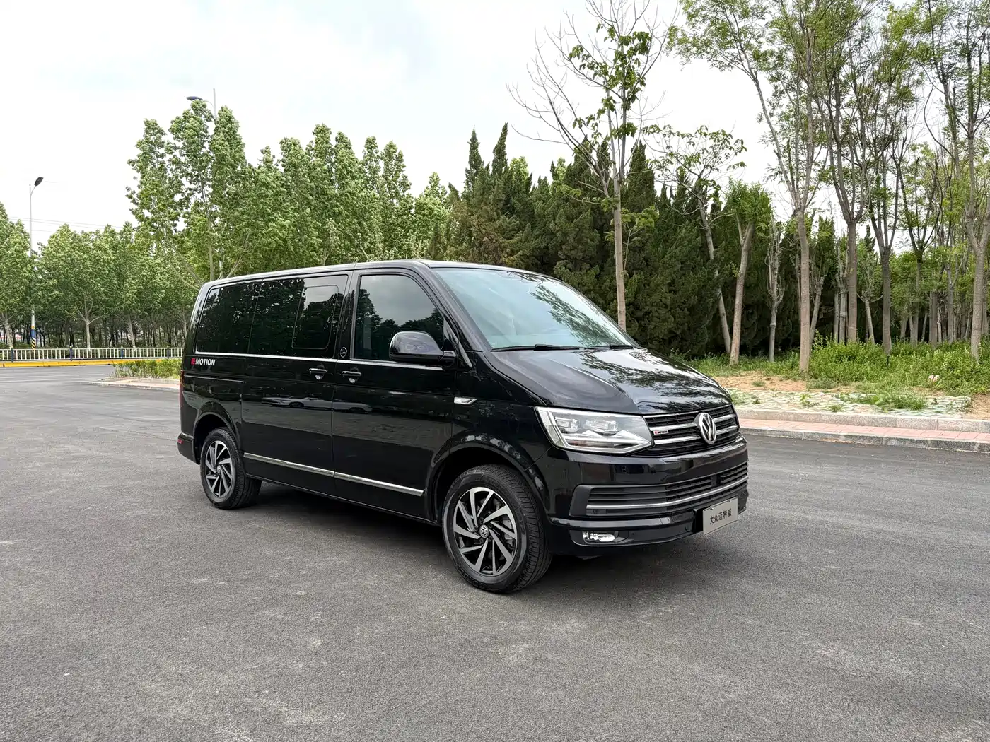 Volkswagen Multivan 2018 2.0TSI 4WD Explorer Edition 7-Seater фото 3