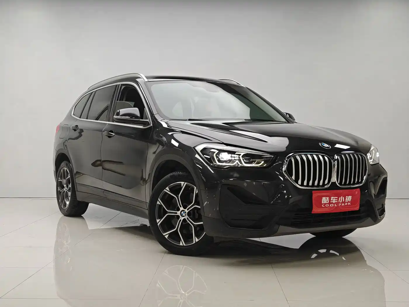 Photo 2 - BMW X1