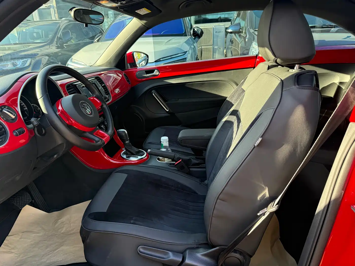 Volkswagen Beetle 2017 180TSI Style фото 10
