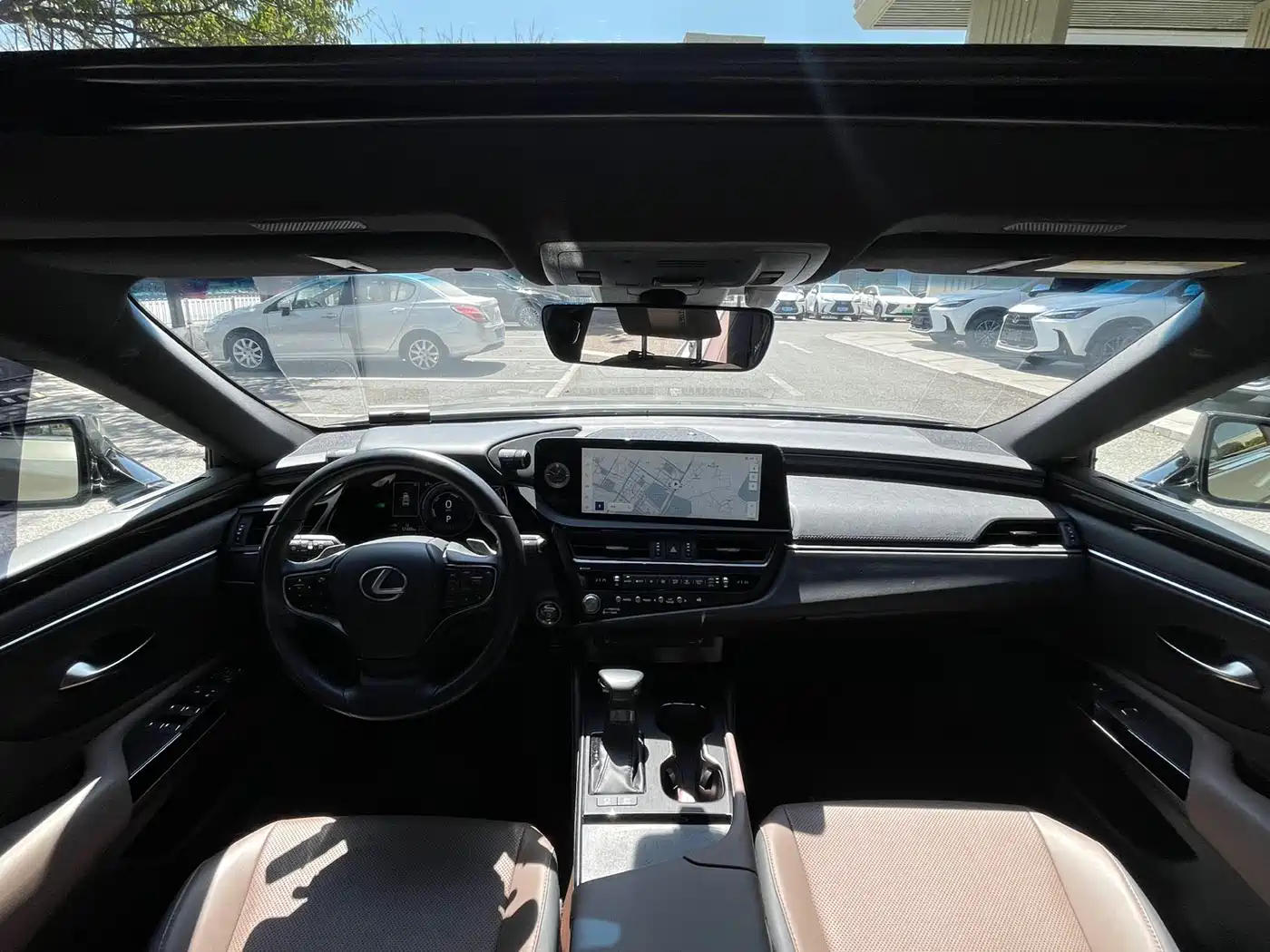 Lexus ES 2022 300h Excellence Edition фото 9