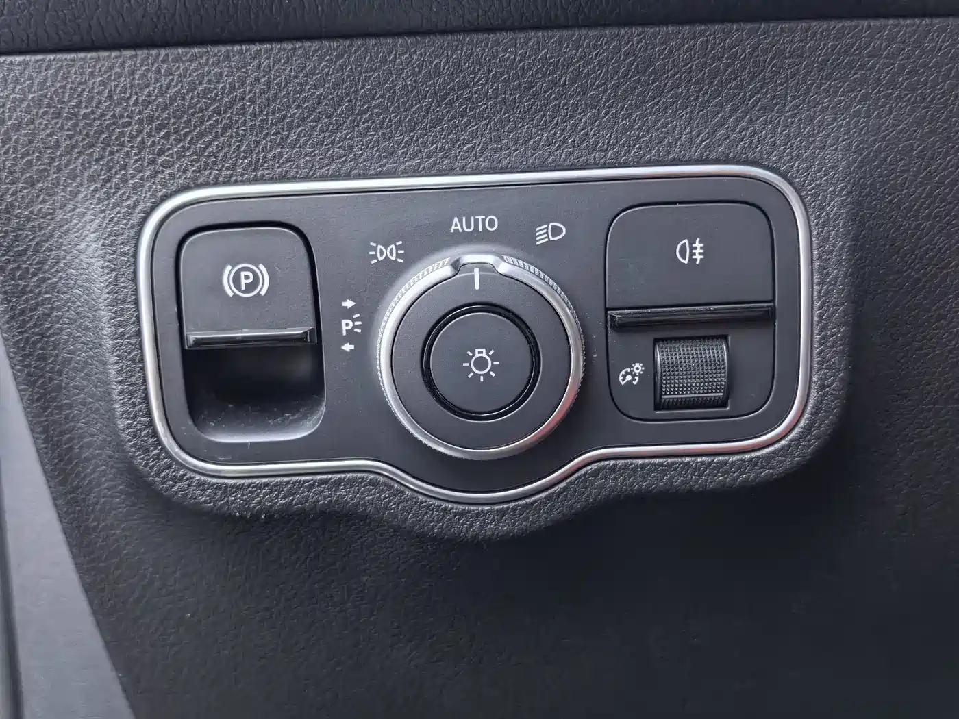 Mercedes-Benz GLB AMG 2023 Model AMG GLB 35 4MATIC фото 7
