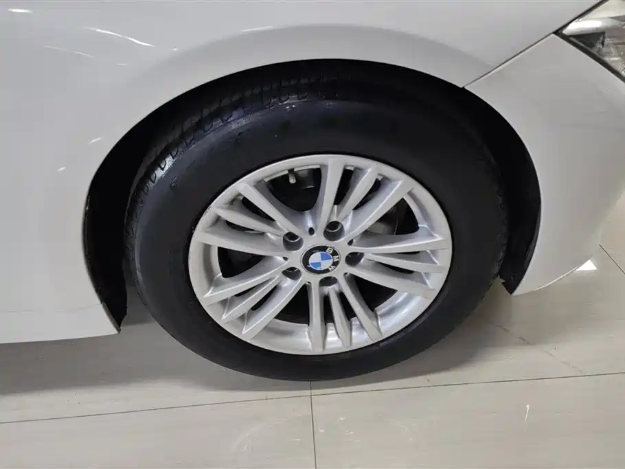 BMW 3 Series 2014 320Li Fashion фото 6