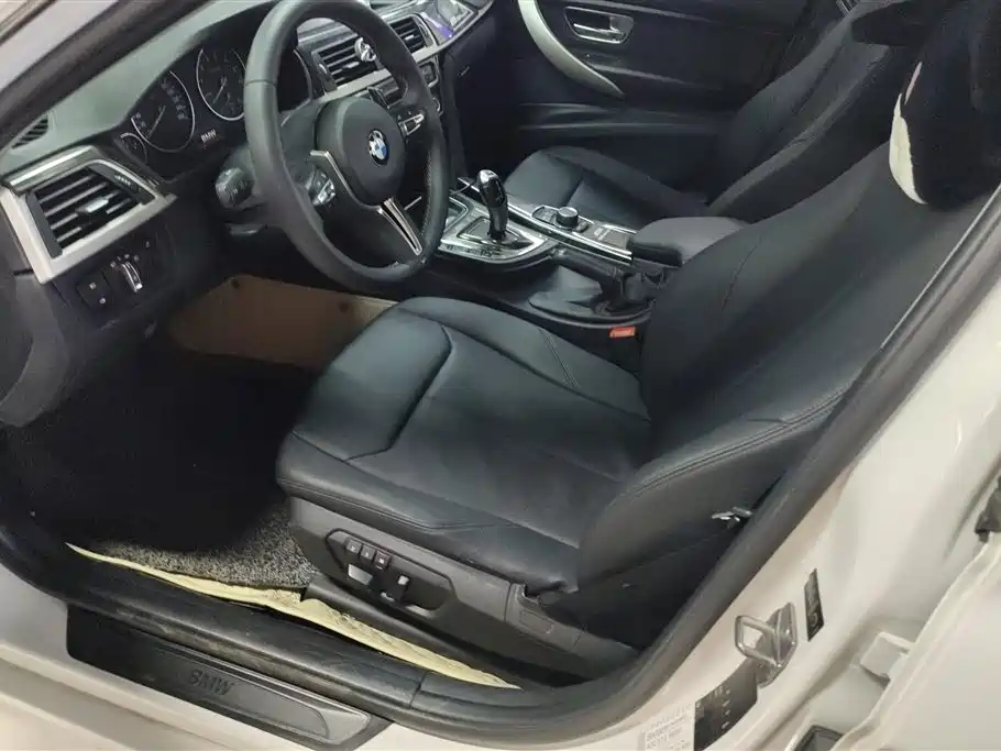BMW 3 Series 2014 320Li Fashion фото 9