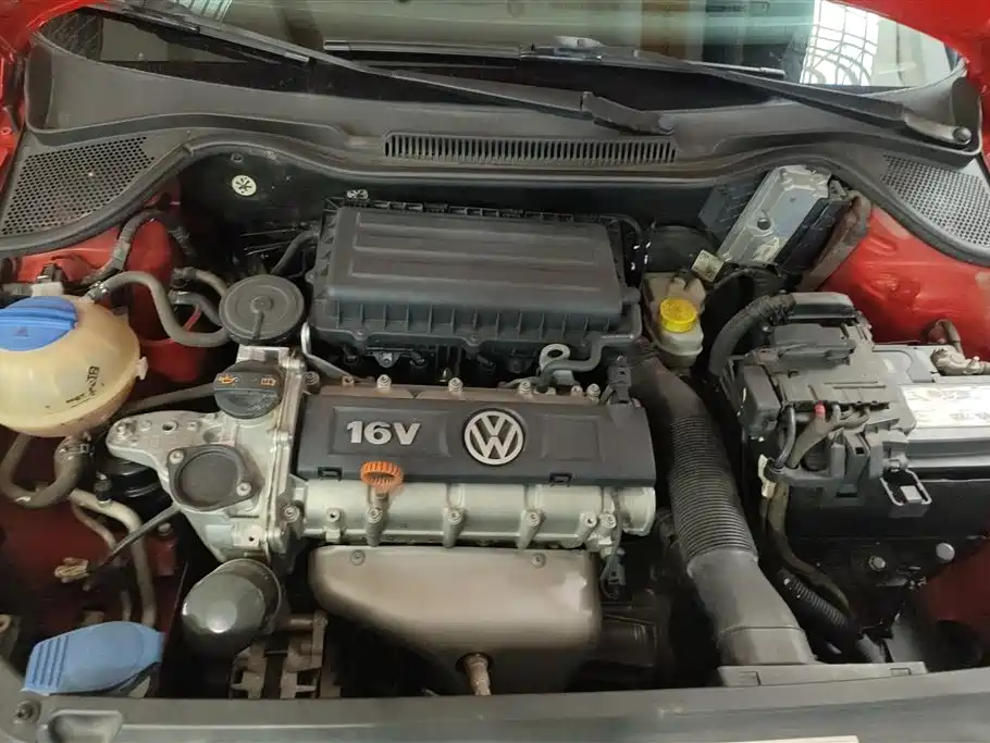Volkswagen Polo 2013 1.6L Automatic Comfort Edition фото 10
