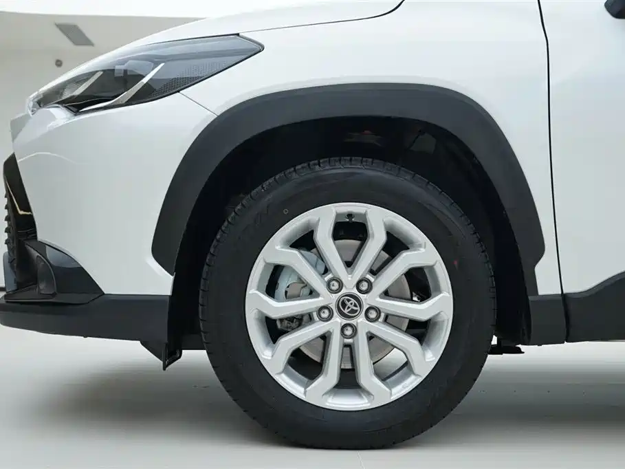 Toyota Frontlander 2024 2.0L CVT Elite Edition фото 13