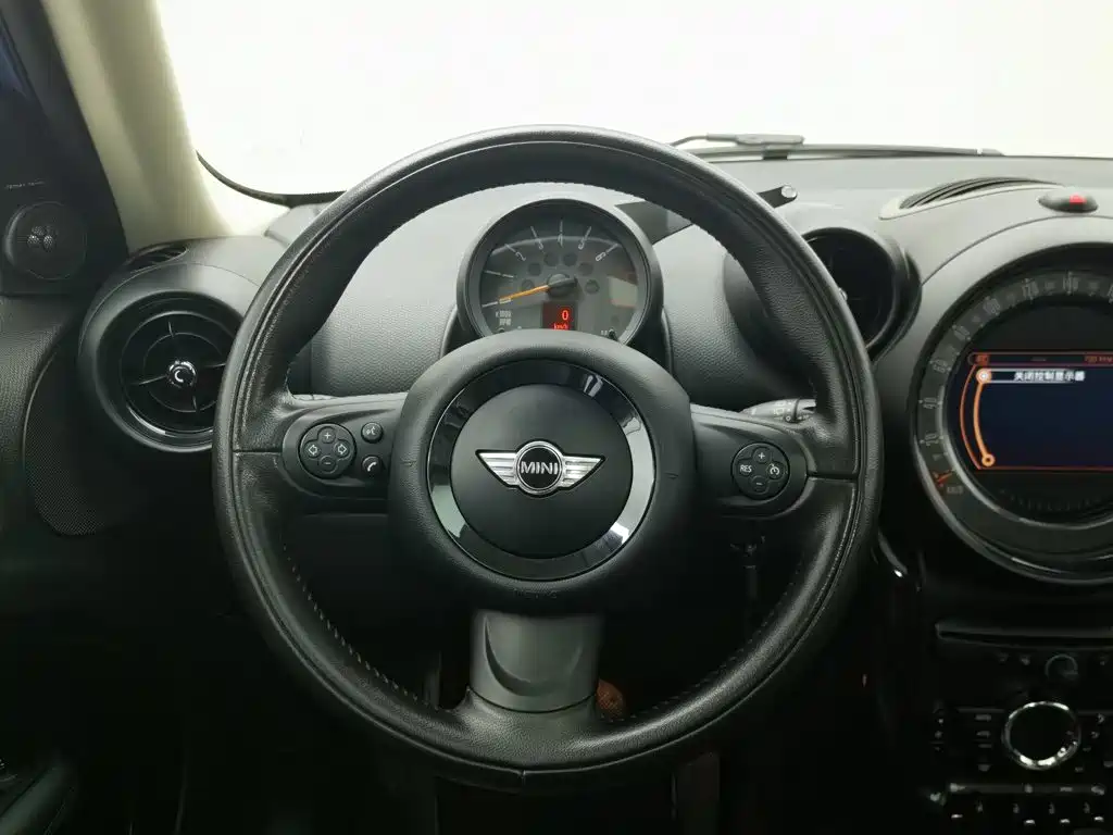 صورة 11 - MINI COUNTRYMAN